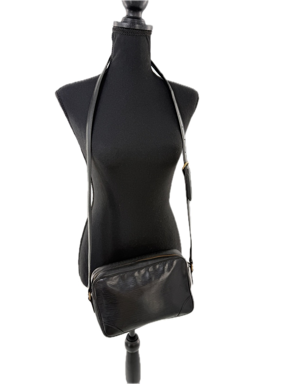 Louis Vuitton Trocadero 24 in Black EPI Leather Crossbody Bag Vintage Authentic - Picture 15 of 16
